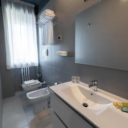 Enzo Hotel
