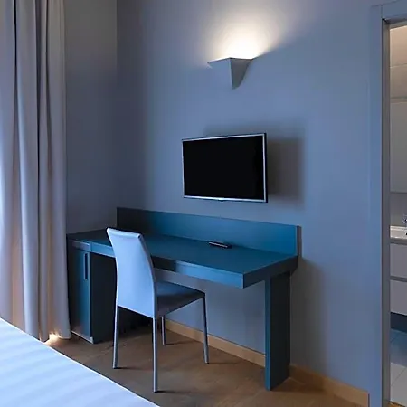 Enzo 4* Porto Recanati
